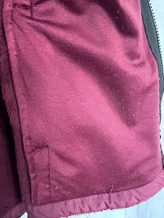 The North Face Women's Osito Full Zip Fleece Jacket in Cordovan - Picture 8 of 11